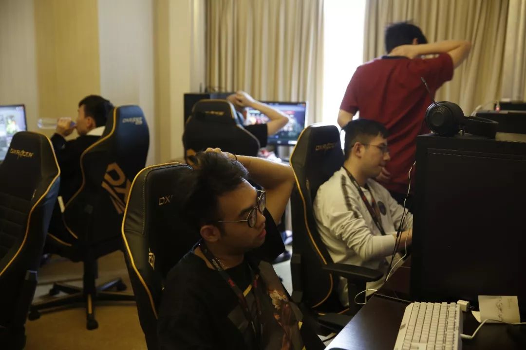 Ara和Grubinho讨论了晋级Champions和团队动态