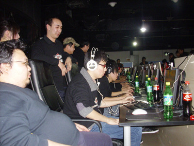 LNG赛前返图：选手们神情轻松 Zika Scout GALA面露笑容