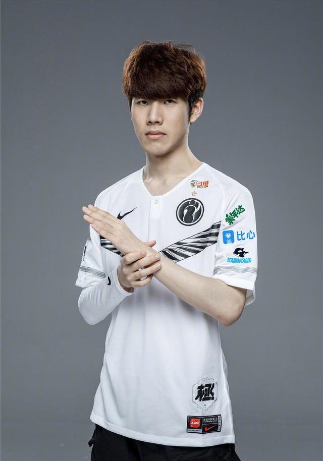 [经理备注] 袁金龙; 在300天后回到EDG